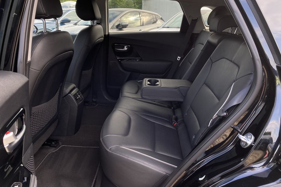 Продам Kia Niro 64 kWh Макс. комплектація 2020 года в Львове