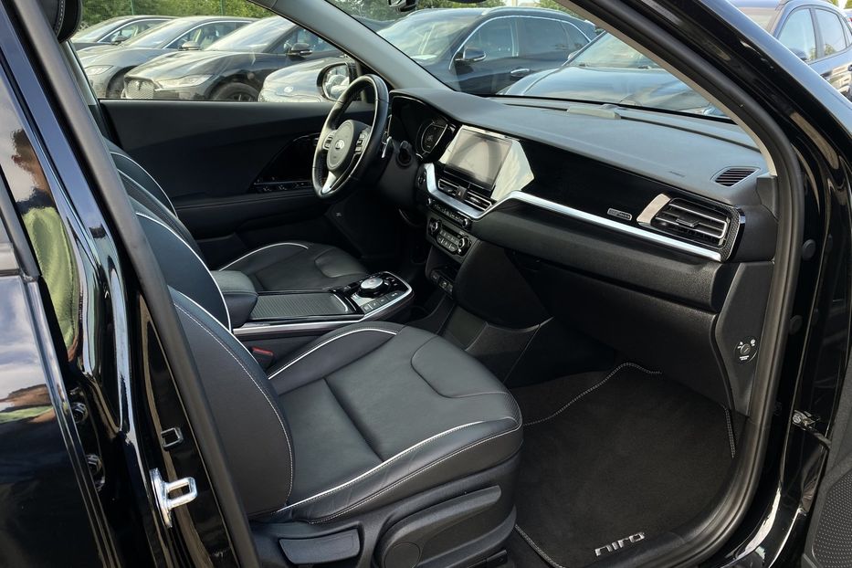 Продам Kia Niro 64 kWh Макс. комплектація 2020 года в Львове