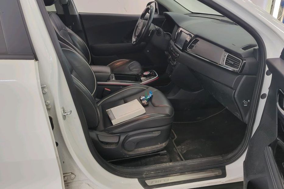Продам Kia Niro 64 kw авто в дорозі 2021 года в Львове