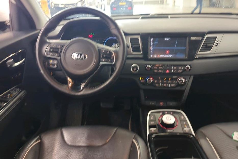 Продам Kia Niro 64 kw авто в дорозі 2021 года в Львове