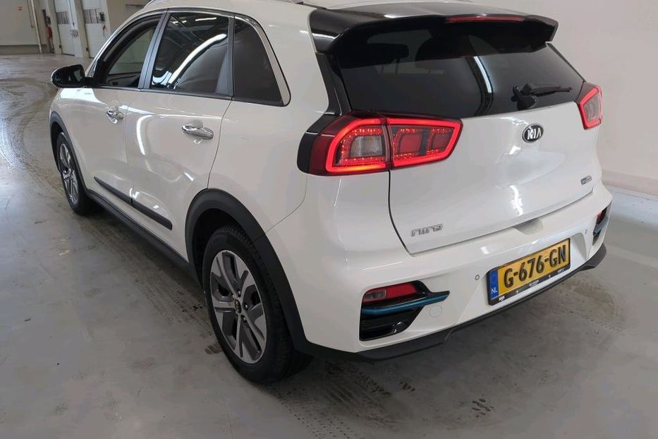 Продам Kia Niro 64 kw авто в дорозі 2021 года в Львове