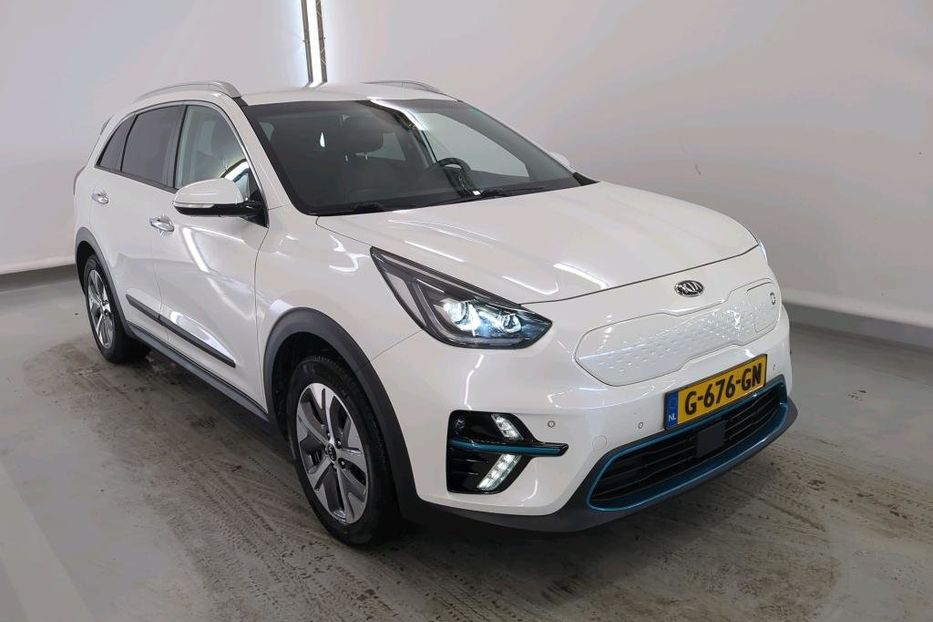 Продам Kia Niro 64 kw авто в дорозі 2021 года в Львове