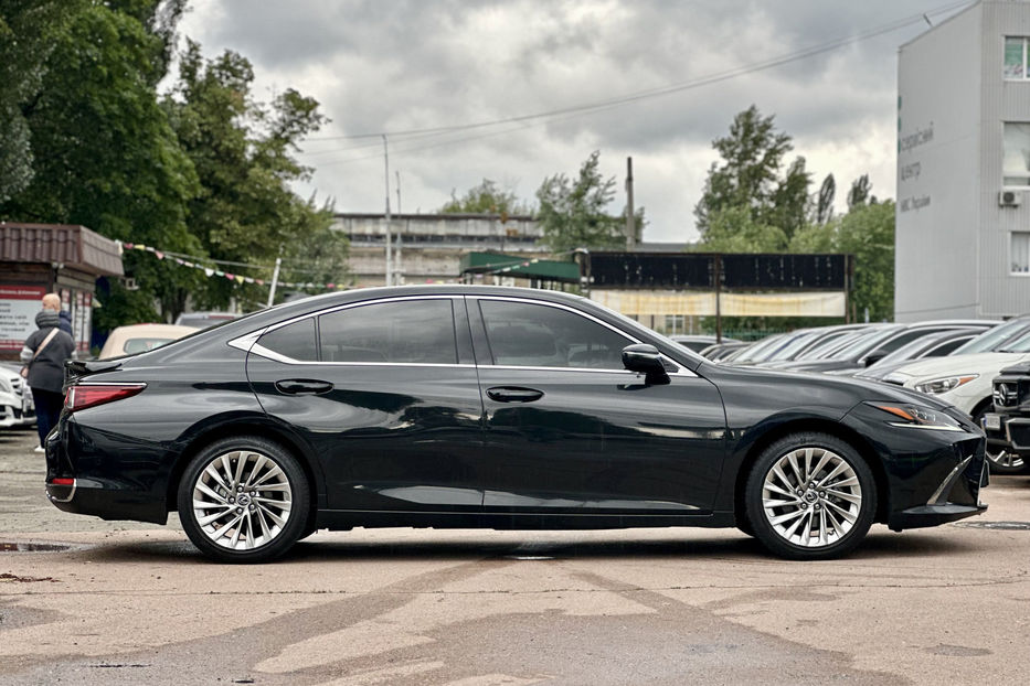 Продам Lexus ES 300 2022 года в Киеве