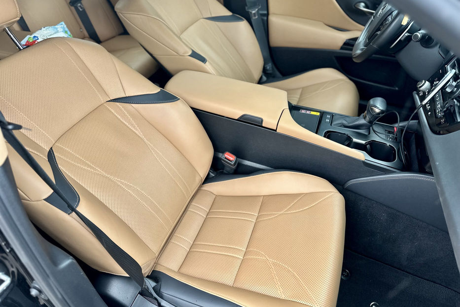 Продам Lexus ES 300 2022 года в Киеве