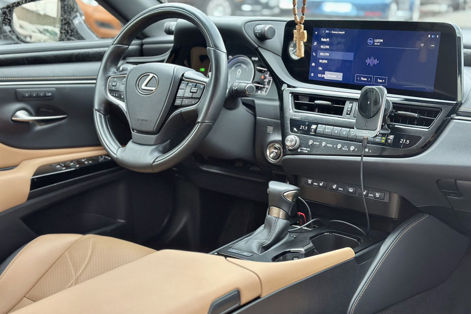 Продам Lexus ES 300 2022 года в Киеве