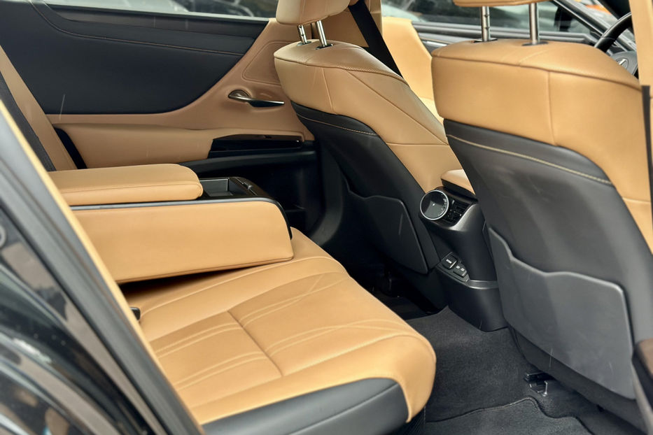 Продам Lexus ES 300 2022 года в Киеве