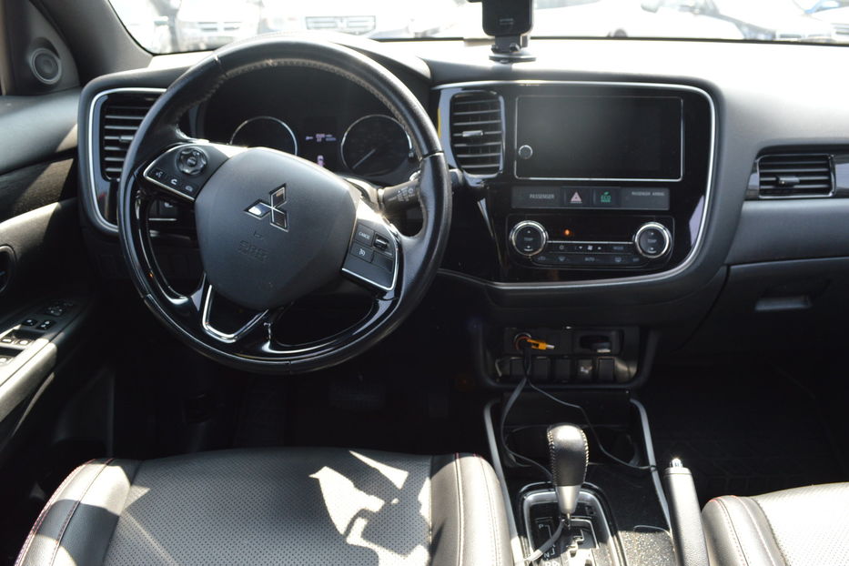 Продам Mitsubishi Outlander 2018 года в Одессе