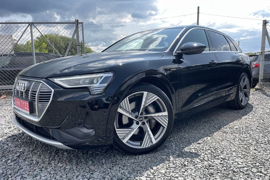 Продам Audi E-Tron 55 S Line quattro  2022 года в Львове