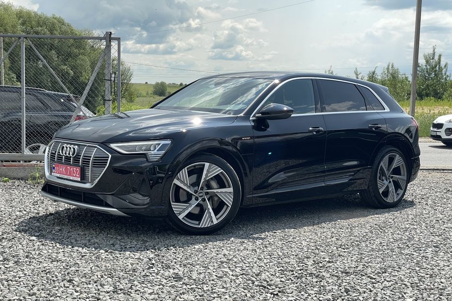 Продам Audi E-Tron 55 S Line quattro  2022 года в Львове
