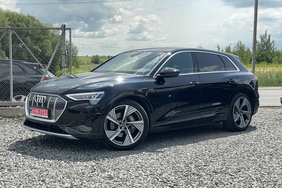 Продам Audi E-Tron 55 S Line quattro  2022 года в Львове