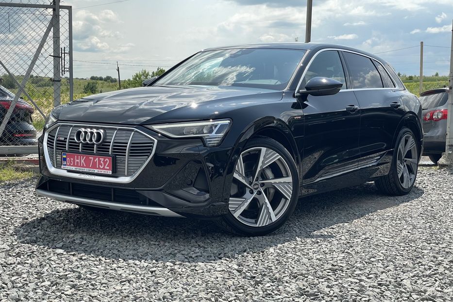 Продам Audi E-Tron 55 S Line quattro  2022 года в Львове