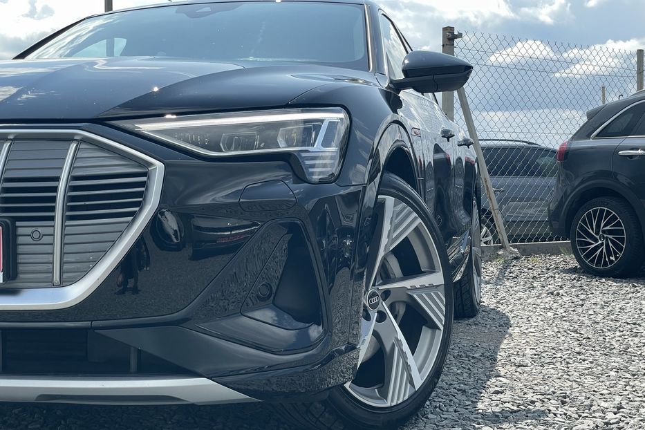 Продам Audi E-Tron 55 S Line quattro  2022 года в Львове