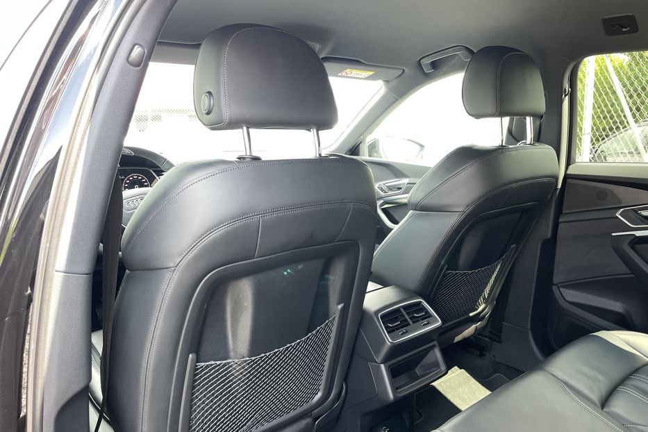 Продам Audi E-Tron 55 S Line quattro  2022 года в Львове