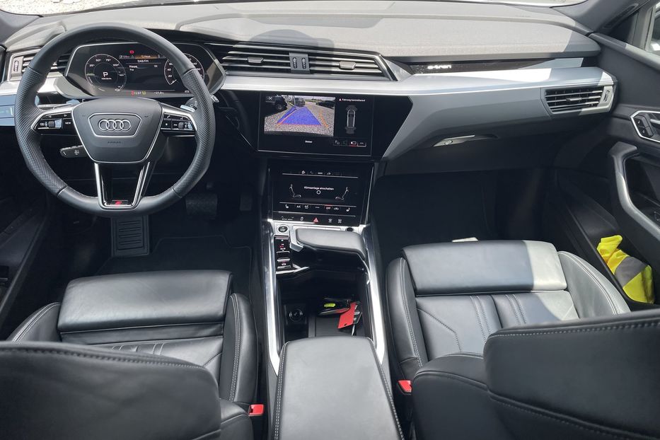 Продам Audi E-Tron 55 S Line quattro  2022 года в Львове