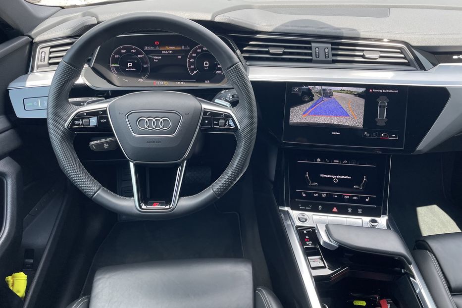 Продам Audi E-Tron 55 S Line quattro  2022 года в Львове