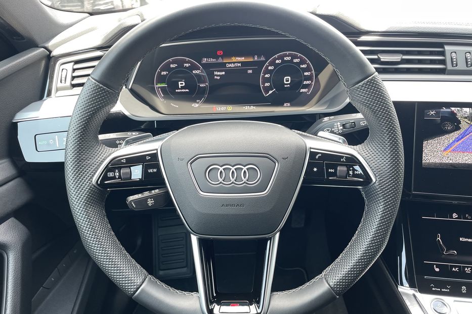 Продам Audi E-Tron 55 S Line quattro  2022 года в Львове