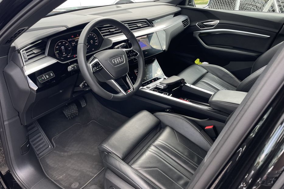 Продам Audi E-Tron 55 S Line quattro  2022 года в Львове