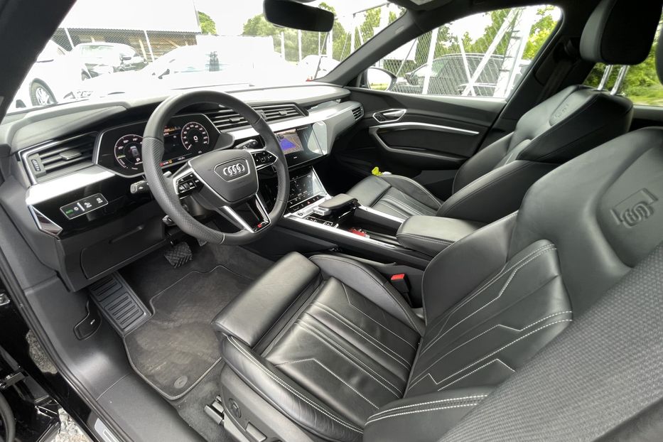 Продам Audi E-Tron 55 S Line quattro  2022 года в Львове