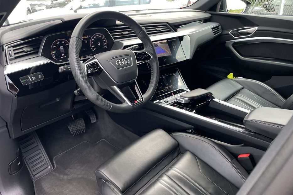 Продам Audi E-Tron 55 S Line quattro  2022 года в Львове