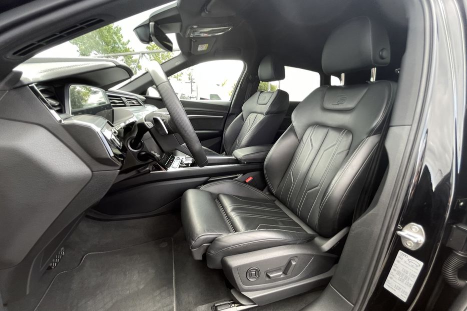 Продам Audi E-Tron 55 S Line quattro  2022 года в Львове