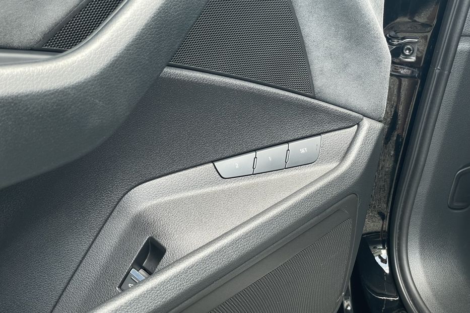 Продам Audi E-Tron 55 S Line quattro  2022 года в Львове