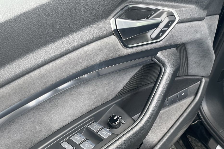 Продам Audi E-Tron 55 S Line quattro  2022 года в Львове