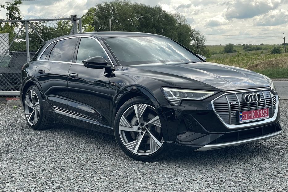 Продам Audi E-Tron 55 S Line quattro  2022 года в Львове