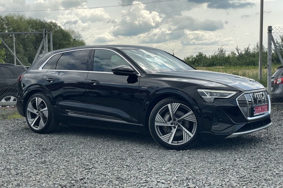 Продам Audi E-Tron 55 S Line quattro  2022 года в Львове