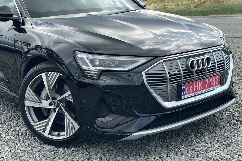 Продам Audi E-Tron 55 S Line quattro  2022 года в Львове