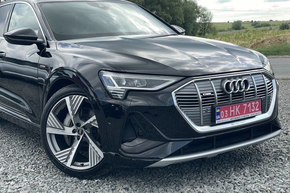 Продам Audi E-Tron 55 S Line quattro  2022 года в Львове