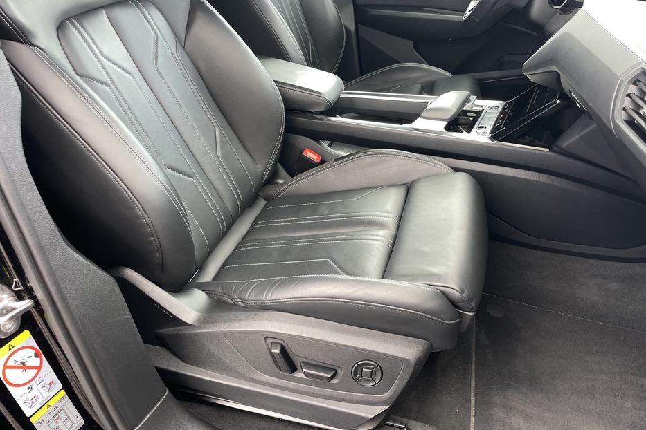 Продам Audi E-Tron 55 S Line quattro  2022 года в Львове