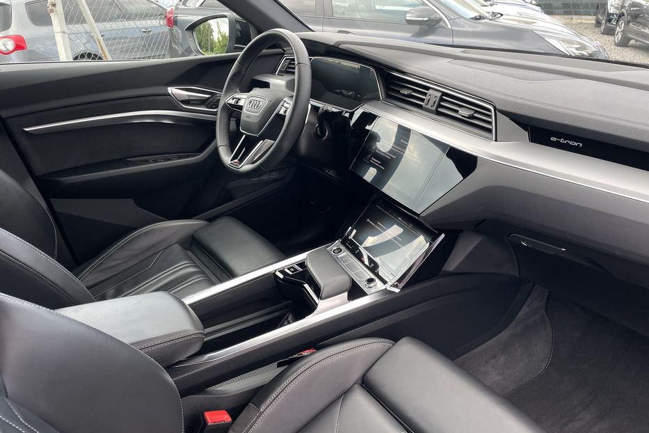 Продам Audi E-Tron 55 S Line quattro  2022 года в Львове