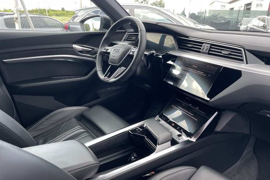Продам Audi E-Tron 55 S Line quattro  2022 года в Львове