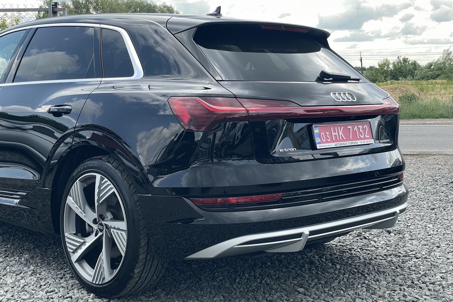 Продам Audi E-Tron 55 S Line quattro  2022 года в Львове