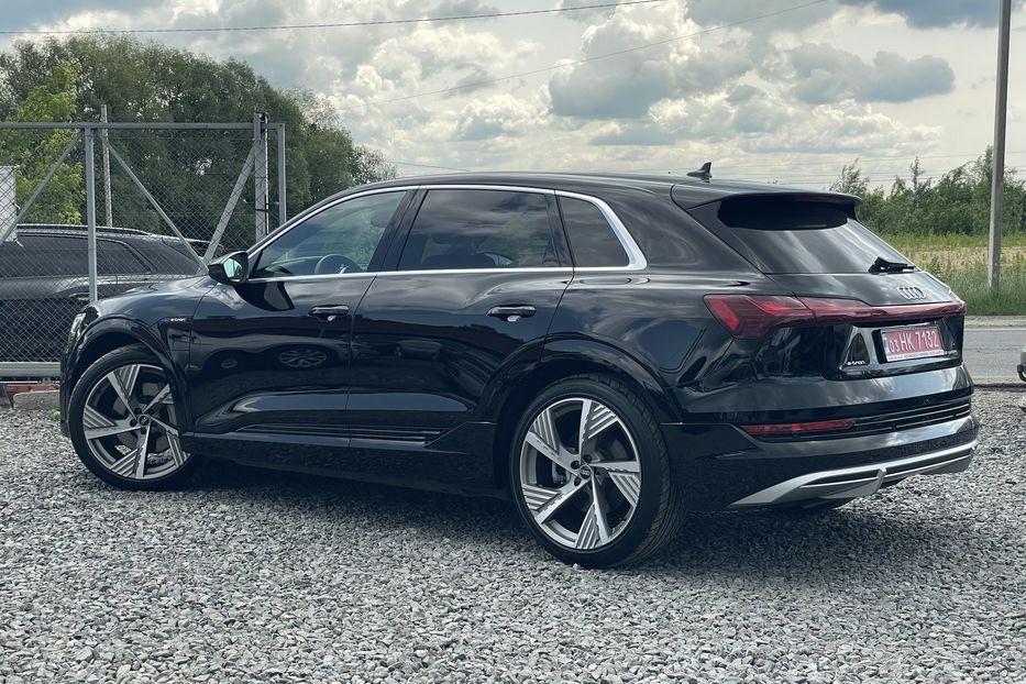 Продам Audi E-Tron 55 S Line quattro  2022 года в Львове