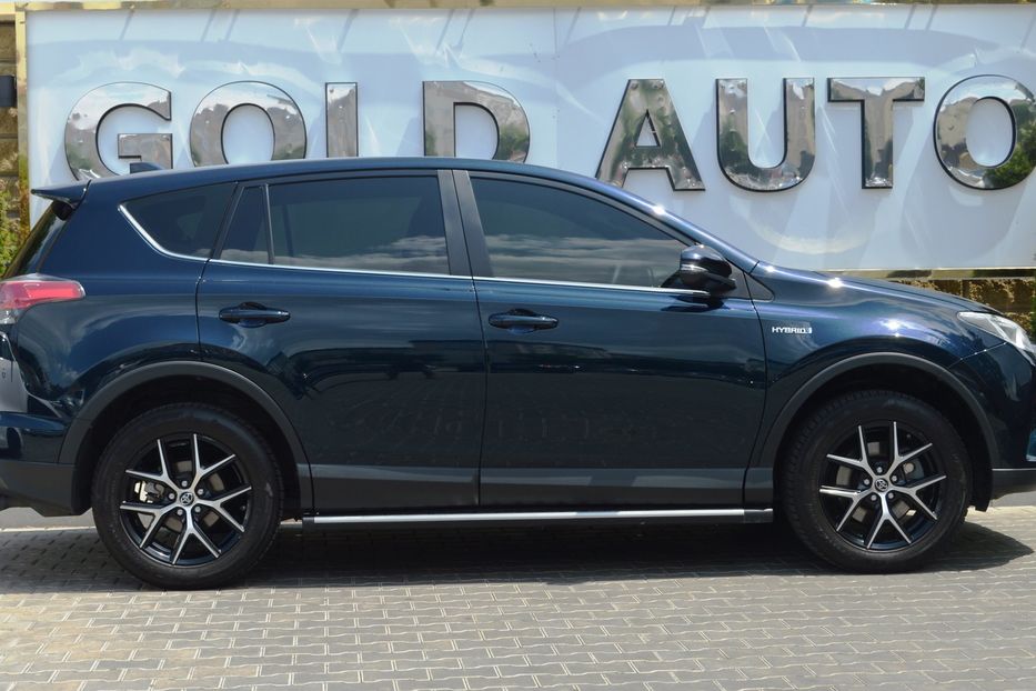 Продам Toyota Rav 4 2017 года в Одессе