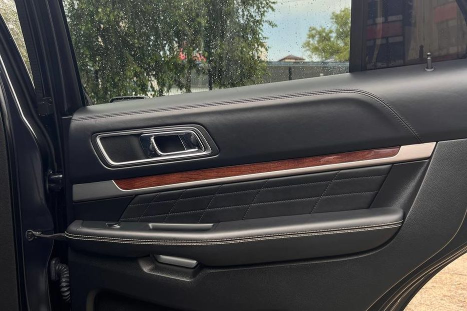Продам Ford Explorer 2016 года в Черновцах