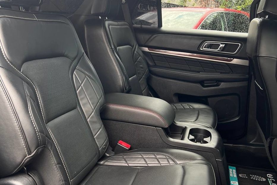 Продам Ford Explorer 2016 года в Черновцах