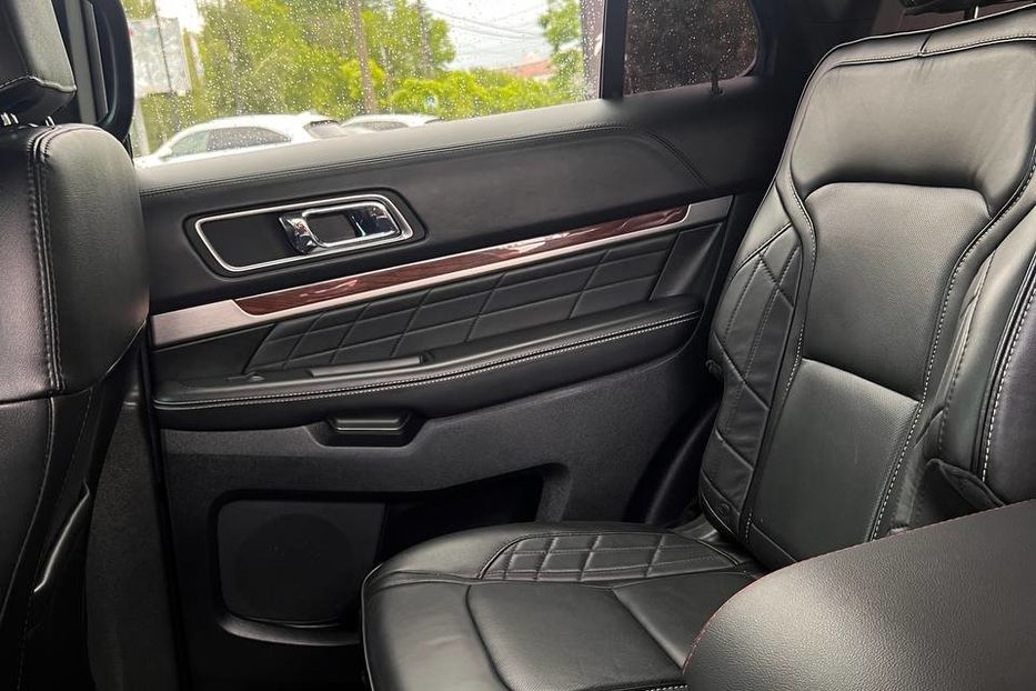 Продам Ford Explorer 2016 года в Черновцах