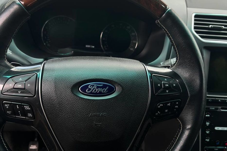 Продам Ford Explorer 2016 года в Черновцах