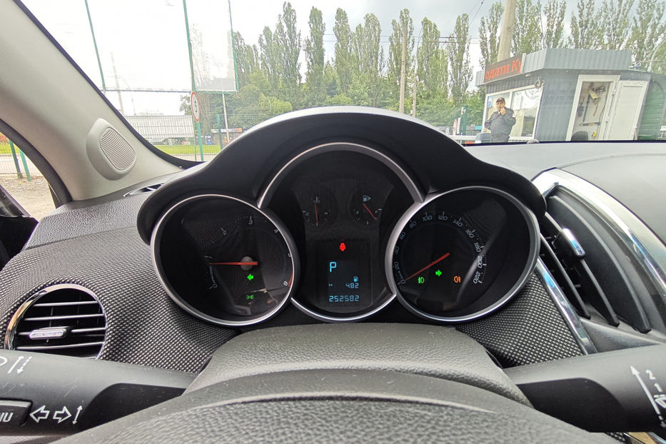 Продам Chevrolet Cruze 2012 года в Киеве