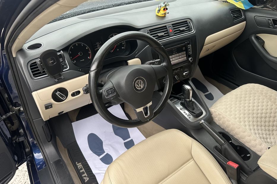 Продам Volkswagen Jetta 2.5 SE 2011 года в Киеве