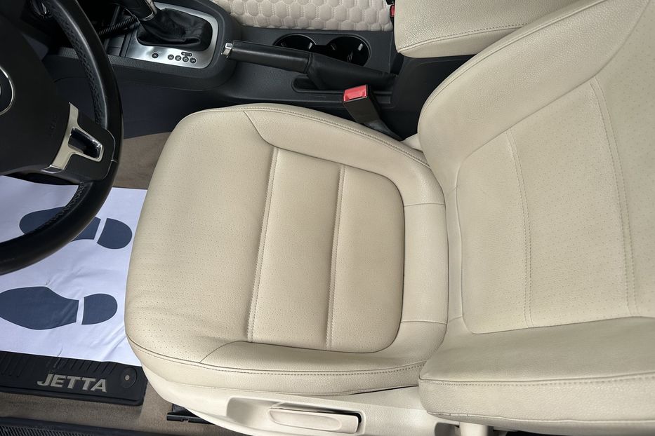 Продам Volkswagen Jetta 2.5 SE 2011 года в Киеве