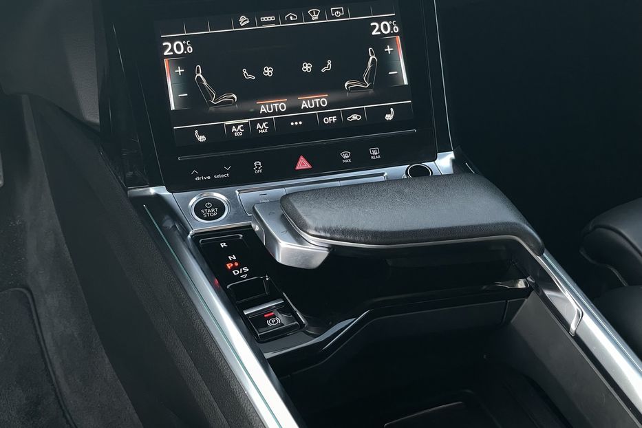 Продам Audi E-Tron 55 авто в Рівному 95kwh 2021 года в Ровно