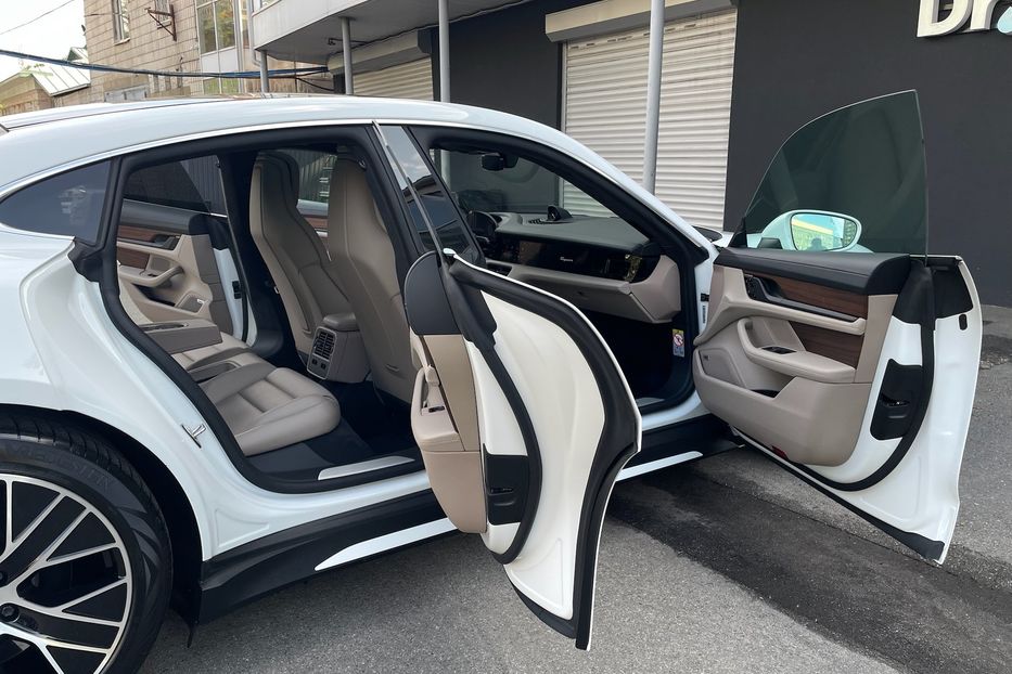 Продам Porsche Taycan Turbo 2020 года в Киеве