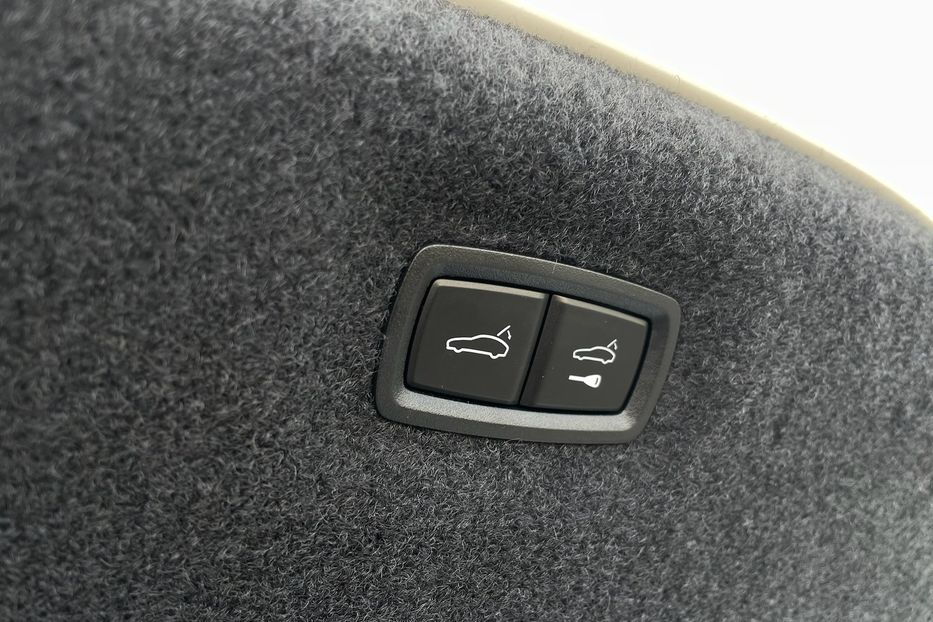 Продам Porsche Taycan Turbo 2020 года в Киеве
