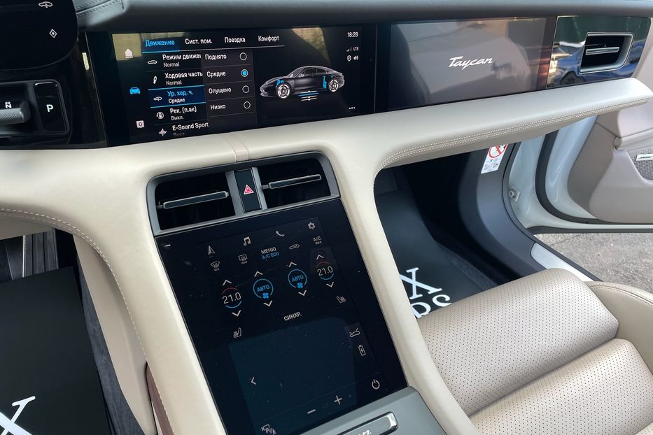 Продам Porsche Taycan Turbo 2020 года в Киеве