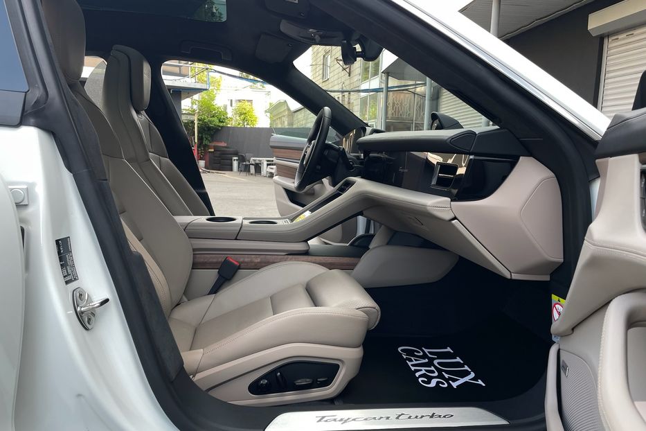 Продам Porsche Taycan Turbo 2020 года в Киеве