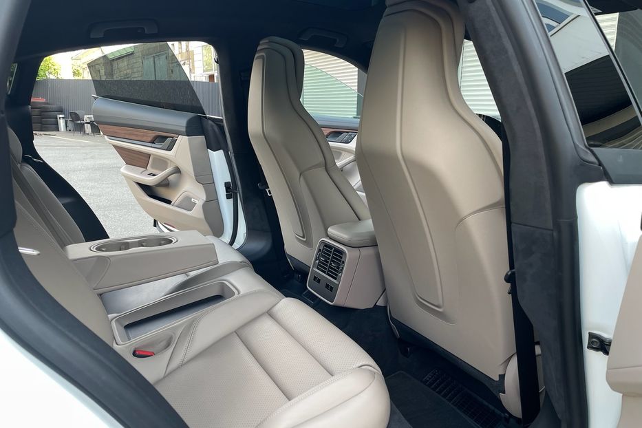 Продам Porsche Taycan Turbo 2020 года в Киеве
