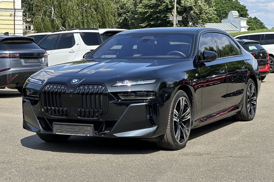 Продам BMW 760 i 2023 года в Киеве